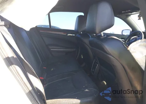 2013 Chrysler 300 Motown z USA, uszkodzony, nr VIN 2C3CCAAG3DH533939